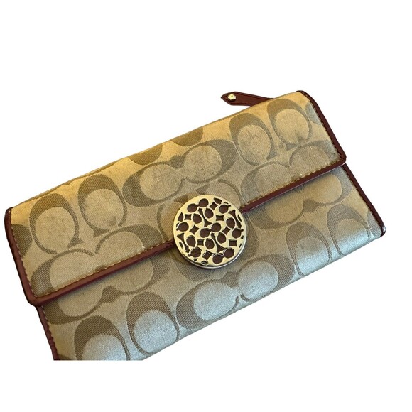 COACH Signature Canvas‎ Trifold Beige Wallet Trademark Buckle Closure - Picture 3 of 6